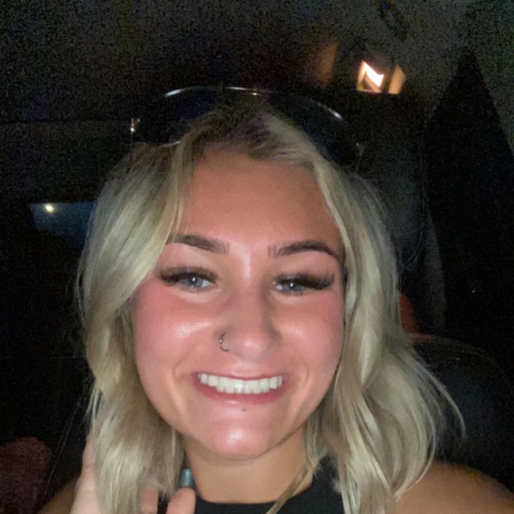 Meet your Posher, Olivia